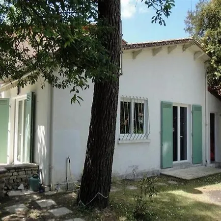 Les Bains 12 빌라 론세레뱅